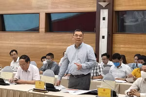 Tướng Tô Ân Xô thông tin về một số vụ án. (Ảnh: Đức Duy/Vietnam+).