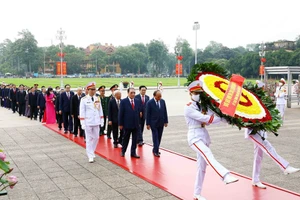 Lãnh đạo Đảng, Nhà nước vào Lăng viếng Bác