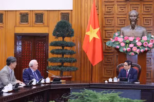 Thủ tướng Phạm Minh Chính tiếp Giám đốc Chương trình Việt Nam tại Đại học Harvard