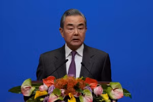 Ngoại trưởng Trung Quốc Vương Nghị phát biểu tại Kỷ niệm 45 năm quan hệ ngoại giao Trung-Mỹ ở Nhà khách Điếu Ngư Đài ở Bắc Kinh, Trung Quốc. Ảnh: Reuters