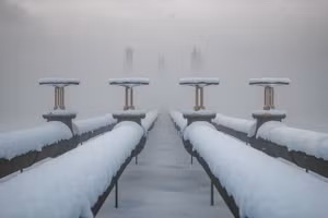 Mỹ gián đoạn hoạt động khai thác và lọc dầu vì bão tuyết. 