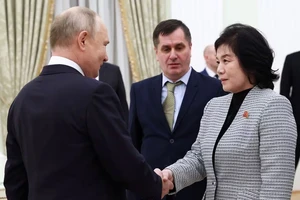 Tổng thống Nga Vladimir Putin và Ngoại trưởng Triều Tiên Choe Son-hui tại Điện Kremlin, Moscow ngày 17/1. Ảnh: RT