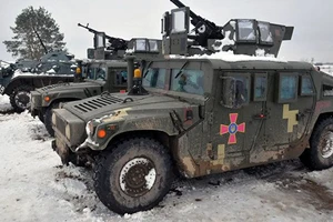 Xe bọc thép HMMWV trong Quân đội Ukraine.