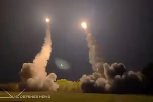 Ukraine phóng tên lửa ATACMS.