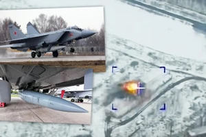 Tên lửa siêu thanh Kinzhal tấn công căn cứ Ukraine.