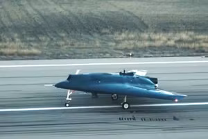 Máy bay ANKA-3 thực hiện thành công chuyến bay đầu tiên.