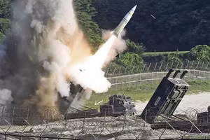 Hệ thống tên lửa chiến thuật ATACMS.