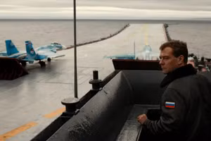 Tiêm kích Su-33 trên tàu Đô đốc Kuznetsov.