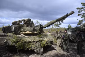 Xe tăng M1 Abrams, một trong những vũ khí thế hệ cũ được Mỹ cung cấp cho Kiev.