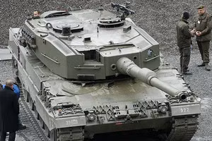 Xe tăng Leopard 2 của Ba Lan.
