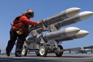 Tên lửa không đối không lỗi thời AIM-7 Sparrow sẽ được Mỹ tích hợp vào nền tảng Buk thời Liên Xô.