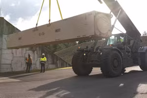 Ống phóng của tên lửa LRHW.