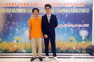 Em Nguyễn Văn Bình (HS lớp 12A3 Trường THPT chuyên Phan Bội Châu) đạt HCĐ Olympic Vật lý Châu Âu năm 2019 được miễn thi THPT quốc gia và tuyển thẳng vào ĐH