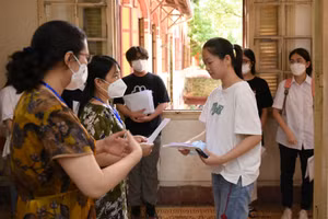 Gần 107 ngàn thí sinh tại Hà Nội bước vào kỳ thi lớp 10.