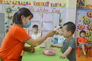 Học sinh mầm non toàn thành phố Điện Biên Phủ nghỉ học để phòng dịch.