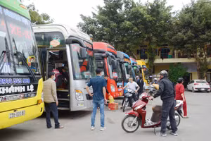 Điện Biên chỉ thí điểm vận tải hành khách đi và đến 3 tỉnh Tây Bắc. Ảnh: Hà Linh