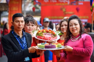 Mãn nhãn lễ hội xôi truyền thống làng Phú Thượng