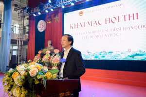 Thứ trưởng Phạm Ngọc Thưởng phát biểu khai mạc hội thi.