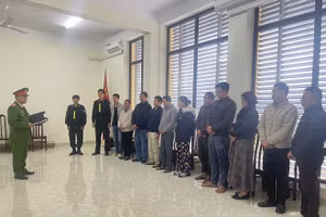 Các nghi phạm trong đường dây ghi lô, đề. Ảnh: Công an tỉnh Hà Giang