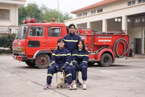 Học sinh và giáo viên Trường THPT Chuyên Tuyên Quang tham gia dự án.