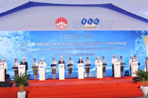 Nghi thức nhấn nút động thổ công trình tại FLC Vĩnh Phúc