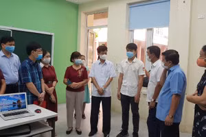 Lãnh đạo tỉnh Phú Thọ động viên học sinh của tỉnh tham gia cuộc thi