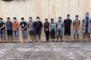 Các đối tượng bị bắt giữ tại Cơ quan Công an