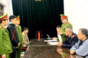 Cơ quan Cảnh sát điều tra công bố lệnh bắt tạm giam đối với Hoàng Văn Sơn.