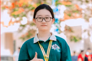 Em Trần Lan Anh có điểm thi 3 môn chung cao nhất trong kỳ thi vào lớp 10 THPT năm học 2023-2024. Ảnh: Hiền Mai