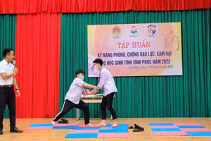 Hoạt động ngoại khóa tại Trường THCS Tam Hợp về phòng chống bạo lực học đường