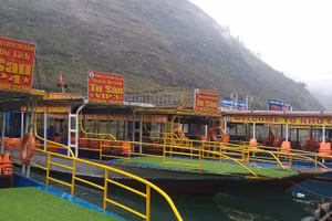 Tàu vận chuyển khách du lịch của HTX Nông nghiệp và Dịch vụ du lịch Tu Sản sẽ hoạt động trở lại vào ngày 21/9.