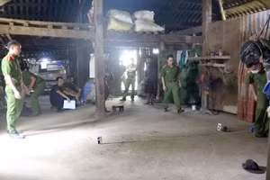 Cơ quan chức năng tiến hành khám nghiệm hiện trường. Ảnh: Công an Hà Giang