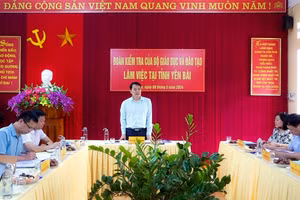 Đoàn kiểm tra Bộ GD&ĐT làm việc tại huyện Văn Yên.