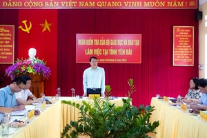 Đoàn kiểm tra Bộ GD&ĐT làm việc tại huyện Văn Yên.