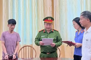 Cơ quan CSĐT tiến hành khởi tố đối với Nguyễn Văn Bằng. Ảnh: Công an huyện Yên Sơn 