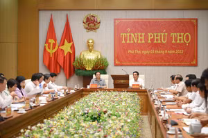 Quang cảnh buổi làm việc