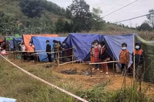 Hình ảnh ở lán trại được chia sẻ trên mạng với những bình luận không đúng sự thật.