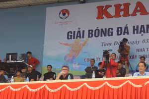 HLV U19 Việt Nam “xem giò” các cầu thủ tại Vĩnh Phúc