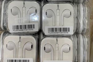 Tai nghe giả nhãn hiệu Apple bị thu giữ