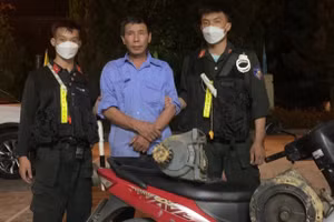 Đối tượng Tâm bị phát hiện bắt giữ cùng tang vật. Ảnh: Cảnh sát cơ động Tuyên Quang