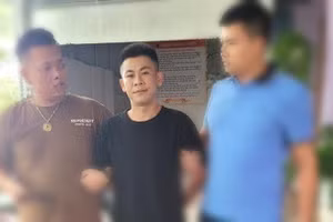 Nguyễn Trung Hiếu bị bắt giữ sau 10 năm trốn truy nã. (Ảnh: Công an tỉnh Tuyên Quang)