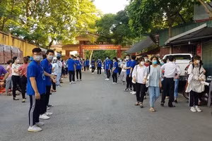 Hình ảnh tại cổng khu vực vi Trường THPT Trần Phú (TP. Vĩnh Yên)