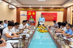 Ông Nguyễn Thành Nam, Phó Trưởng Đoàn Đại biểu Quốc hội tỉnh Phú Thọ, Phó trưởng Đoàn giám sát chủ trì buổi làm việc.