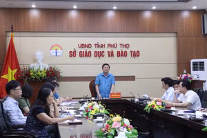 Ông Nguyễn Văn Mạnh - Giám đốc Sở GD&ĐT, Phó Trưởng Ban Thường trực Ban Chỉ đạo thi tốt nghiệp THPT năm 2023 tỉnh Phú Thọ phát biểu tại buổi tập huấn.