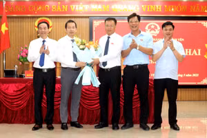 Tại Kỳ họp thứ 12, HĐND TP Vĩnh Yên đã bầu ông Hoàng Đình Thuật giữ chức Phó Chủ tịch UBND TP.