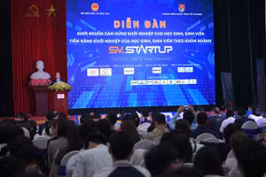 Diễn đàn thu hút số lượng lớn học sinh, sinh viên tham dự. Ảnh: Thế Đại