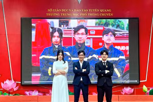 Nhóm dự án của thầy và trò Tuyên Quang được chọn tham dự ISEF 2023 tại Mỹ. Ảnh: Trường THPT Chuyên Tuyên Quang