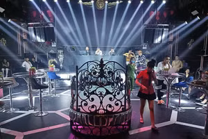 Hiện trường khi cơ quan Công an kiểm tra bar Monaco