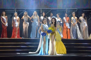 Hương Ly (bìa trái) giành ngôi Á hậu 2 Miss Tourism World 2022.