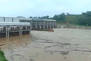 Nhà máy thủy điện sông Lô 7 bắt đầu xả lũ từ 9h ngày 10/6.